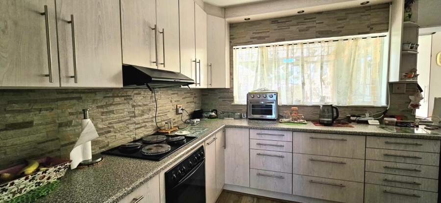 4 Bedroom Property for Sale in Uitsig Free State